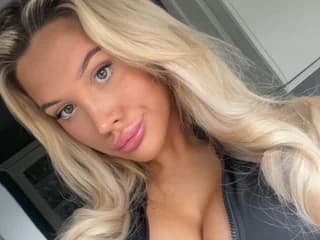 WebCAM of AuroraDollxo