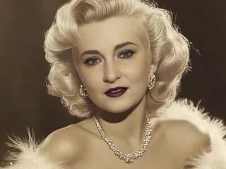 WebCAM of Blondie_The_Librarian